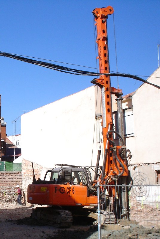TES CAR CF6, maquinaria usada. M&aacute;quinas de pilotes con Kelly para gran di&aacute;metro