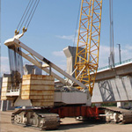 Gr&uacute;a sobre orugas Demag CC 2000 RL de segunda mano con capacidad de carga de hasta 800 toneladas