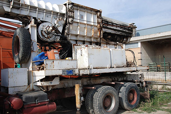 Second hand IMT 805 C pile rig machine. Used engineering foundation equipment for piling rigs for large diameter boring