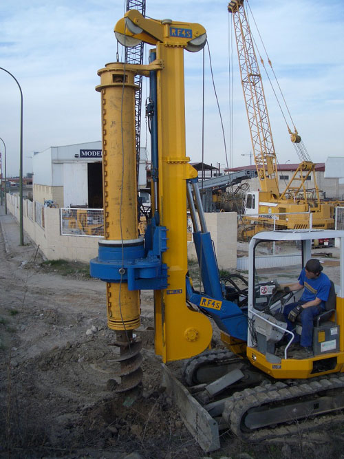 Piling rigs for large diameter boring