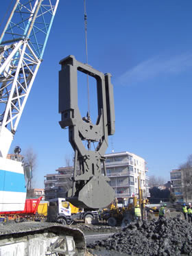 MODEL&CO, manufacturer of mechanical diaphragm wall grab CMP for foundation engineering machinery. MODEL&CO, manufacturer of foundation engineering equipment