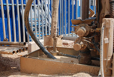 Manufacturer of extraction mud pump for foundation engineering. MODEL&CO