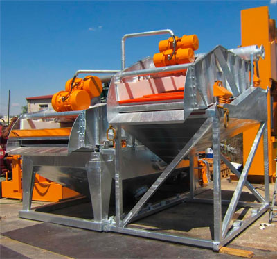 MODEL&CO, fabricante de desarenadores de lodos de doble ciclonado MD450D para obras de cimentaciones especiales. Fabricante de maquinaria de tratamiento de lodos