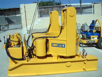 MODEL&CO, fabricante de extractor hidr&aacute;ulico de tubos de junta redonda HET1000-1500 para maquinaria de muro pantalla para obras de cimentaciones especiales