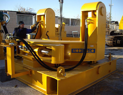 MODEL&CO, fabricante de extractor hidr&aacute;ulico de tubos de junta redonda HET1000-1500 para maquinaria de muro pantalla para obras de cimentaciones especiales