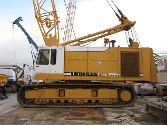 Second hand Liebherr HS872HD crawler rope excavator with high line pull equipment. Used anchoring and micropiling machines equipment