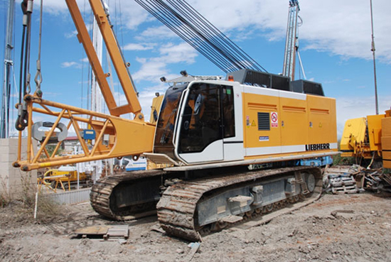 Used Liebherr HS875HD (2007) for rent and sale. Used crawler rope excavators with high line pull for rent or sale