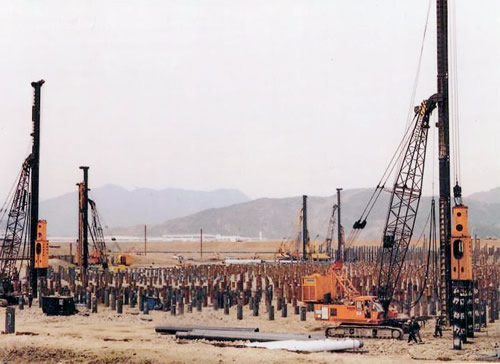 Second hand Pilemer Hydraulic Hammer driving precast concrete piles equipment. Used engineering foundation equipment worldwide