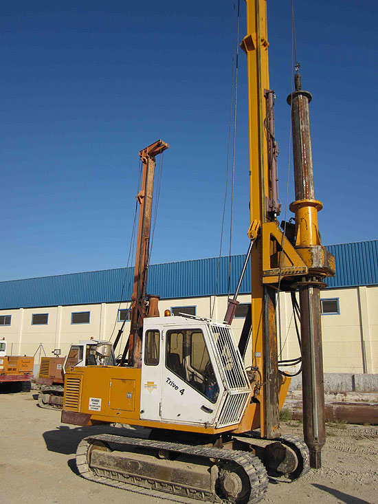Second hand Trivesoil Trive 4 pile rig machine. Used engineering foundation equipment for piling rigs for large diameter boring